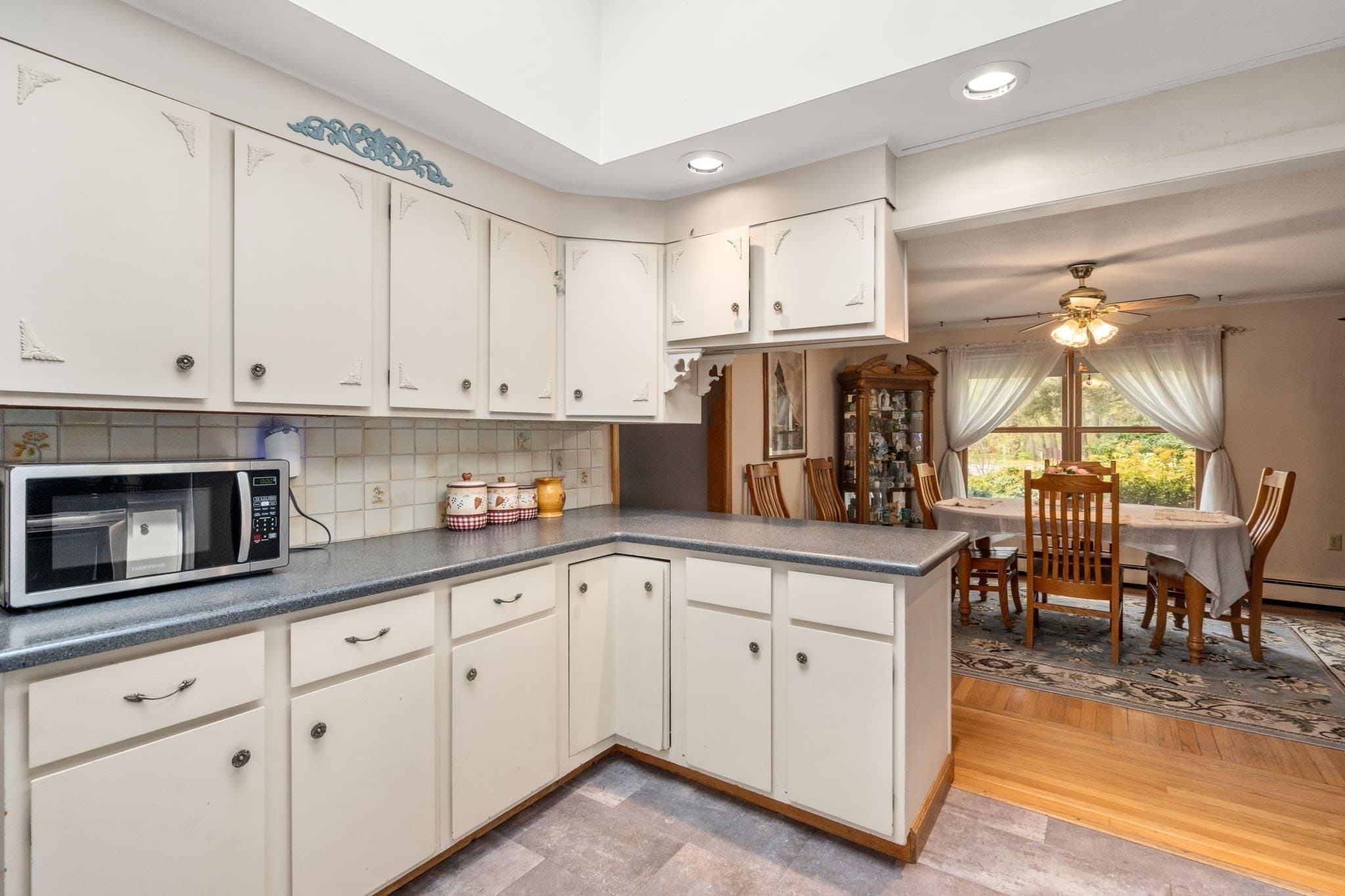 Single Family Residence at 139 Grove St, Mansfield MA 02048, photo 8 of 25