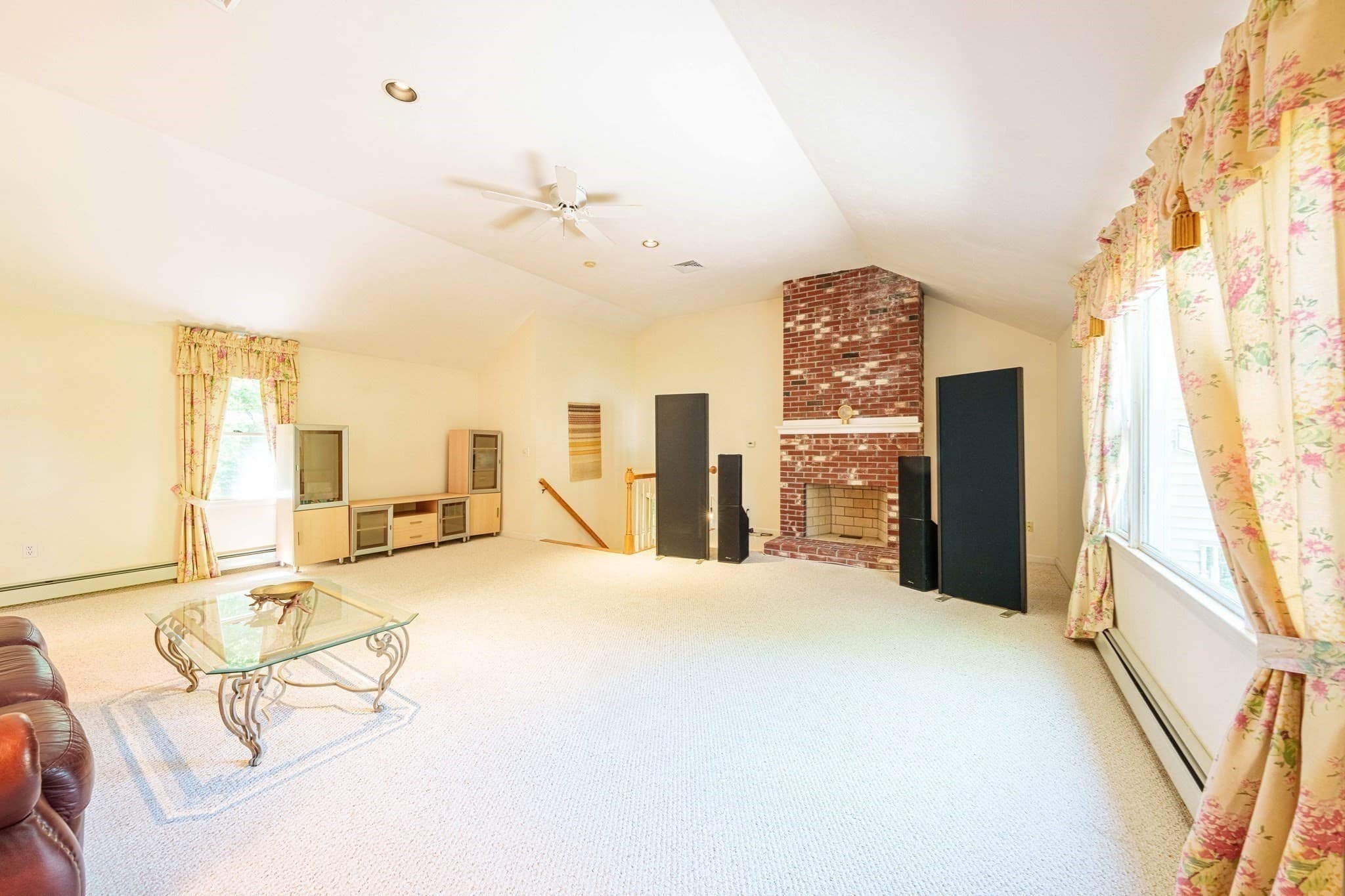 Single Family Residence at 21 Woodridge Rd, Milford MA 01757, photo 4 of 41
