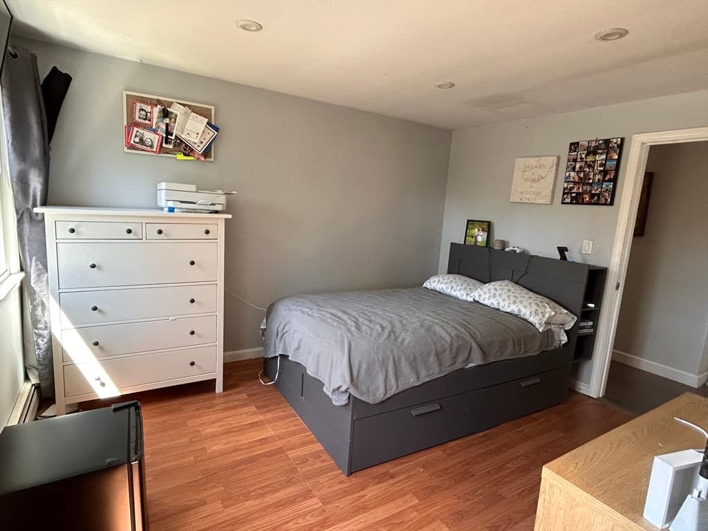 Single Family Residence at 21 Dinah's Way, Wareham MA 02571, photo 6 of 11