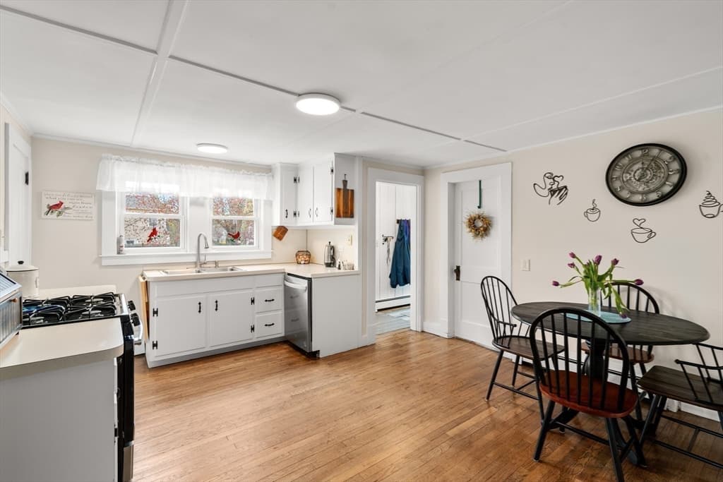 Single Family Residence at 180 Plain St, Marshfield MA 02050, photo 12 of 35