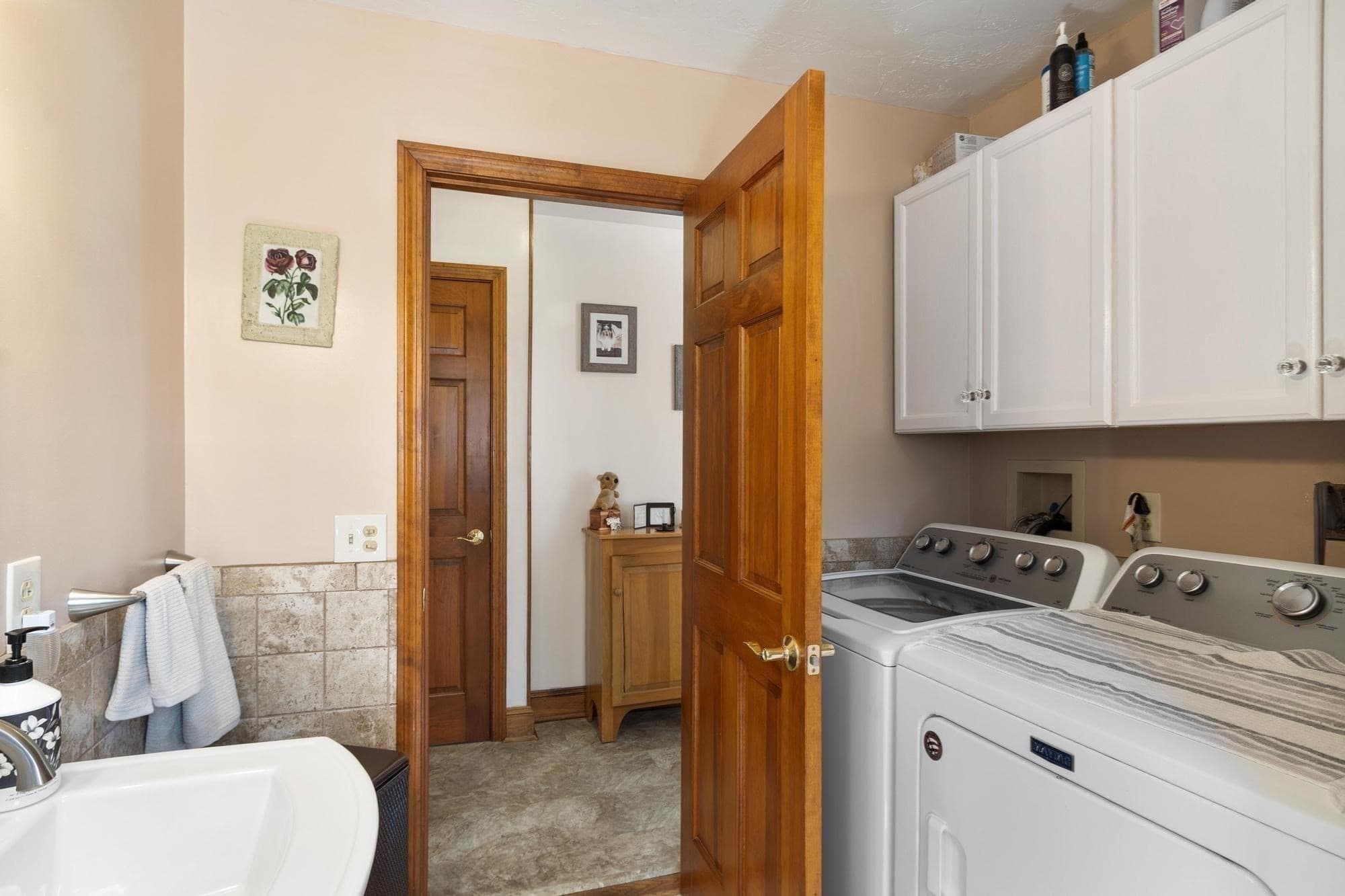 Single Family Residence at 111 Seneca St, Fitchburg MA 01420, photo 24 of 42