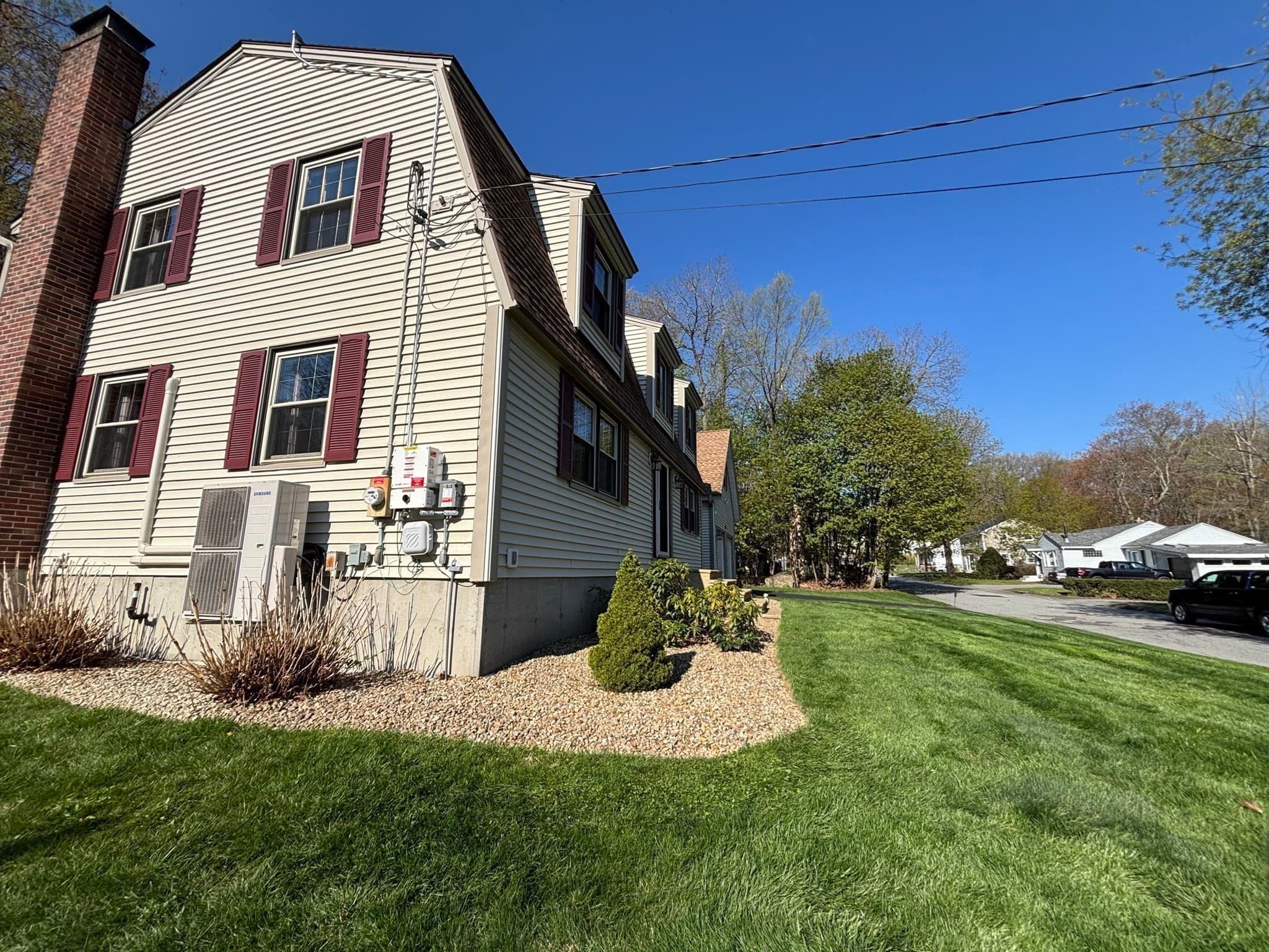 Single Family Residence at 111 Seneca St, Fitchburg MA 01420, photo 4 of 42