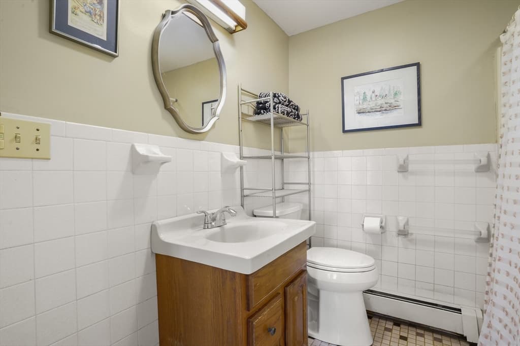 Single Family Residence at 706 Sea St, Quincy MA 02169, photo 16 of 20