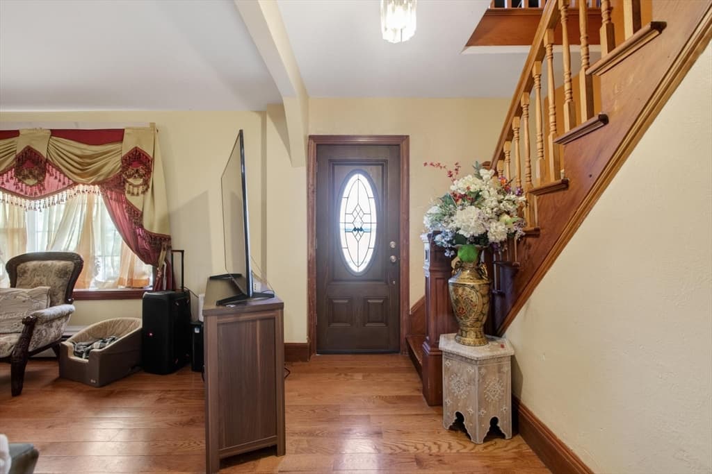 Single Family Residence at 377 Union St, Leominster MA 01453, photo 13 of 37