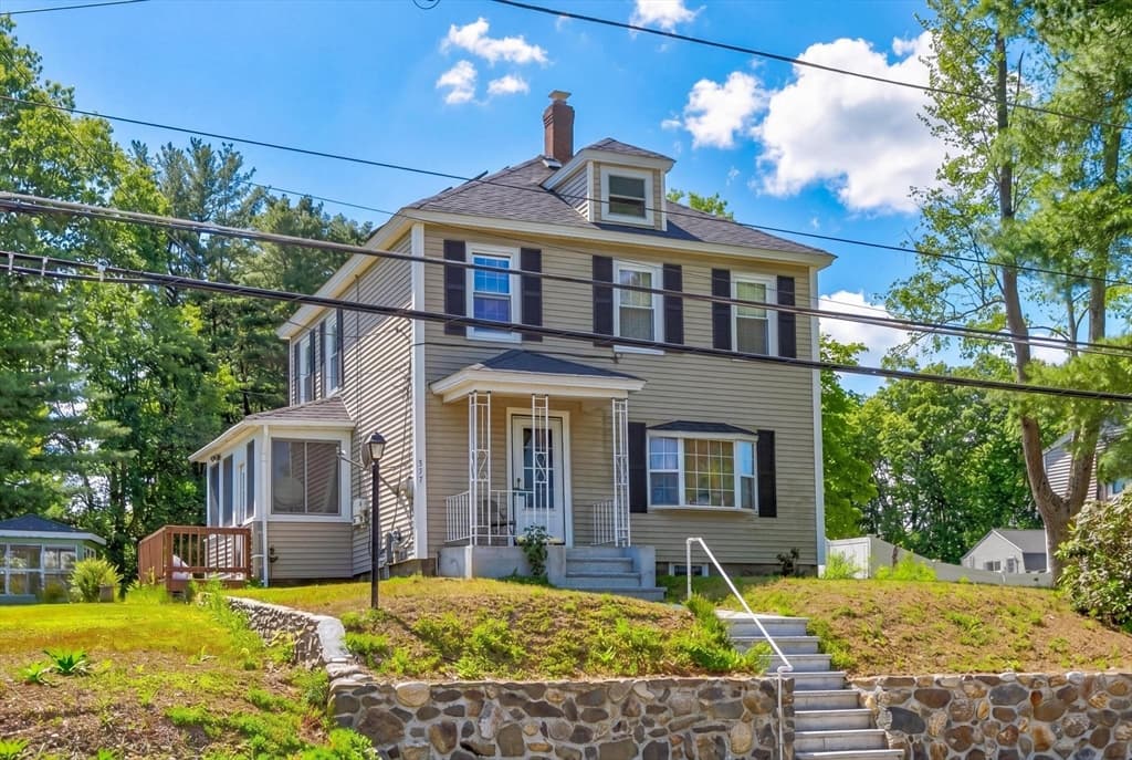 377 Union St, Leominster MA 01453