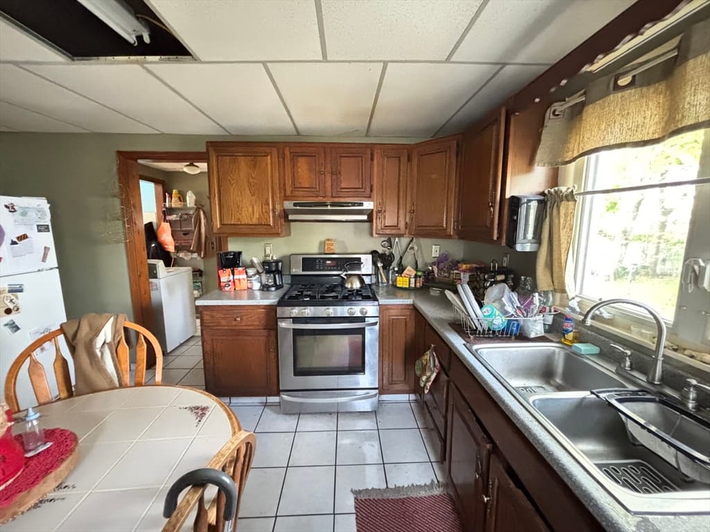 Single Family Residence at 31 Central Ave, Medford MA 02155, photo 2 of 5