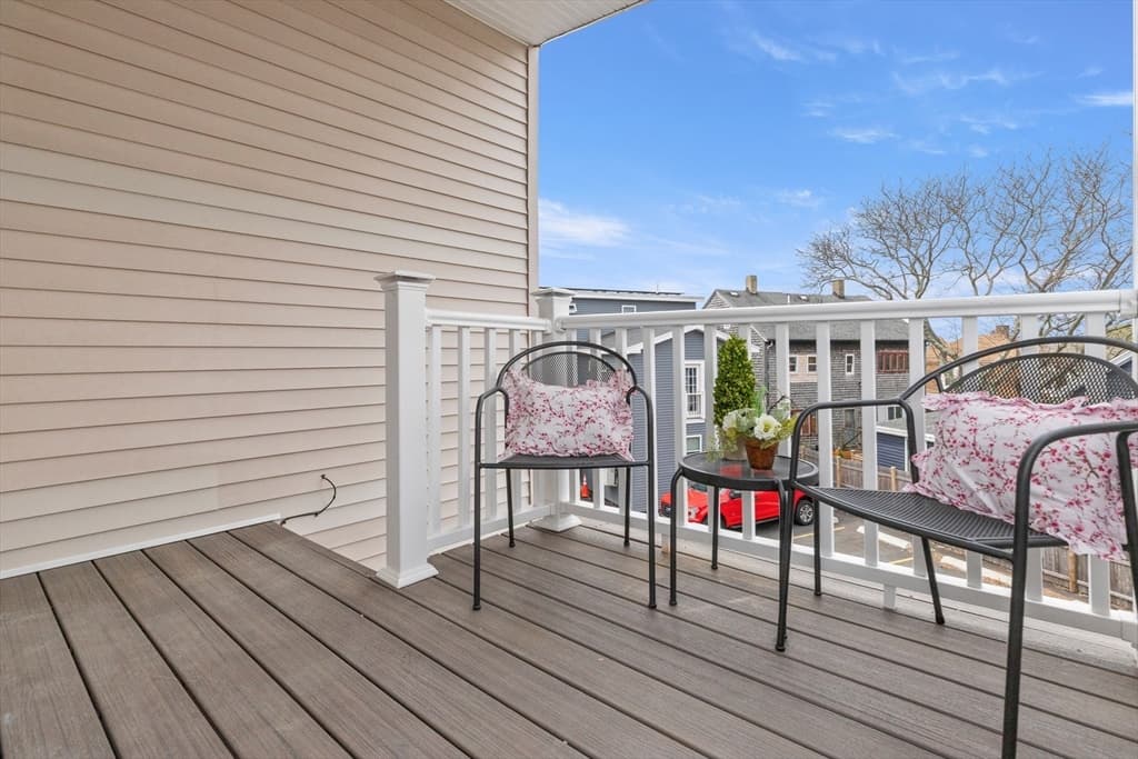 141 Prospect St # B, Gloucester MA 01930