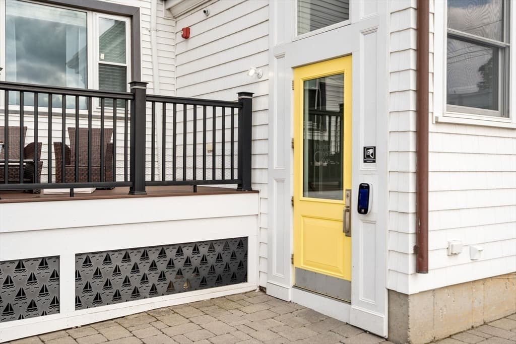 600 Shirley St # 11, Winthrop MA 02152 photo 4