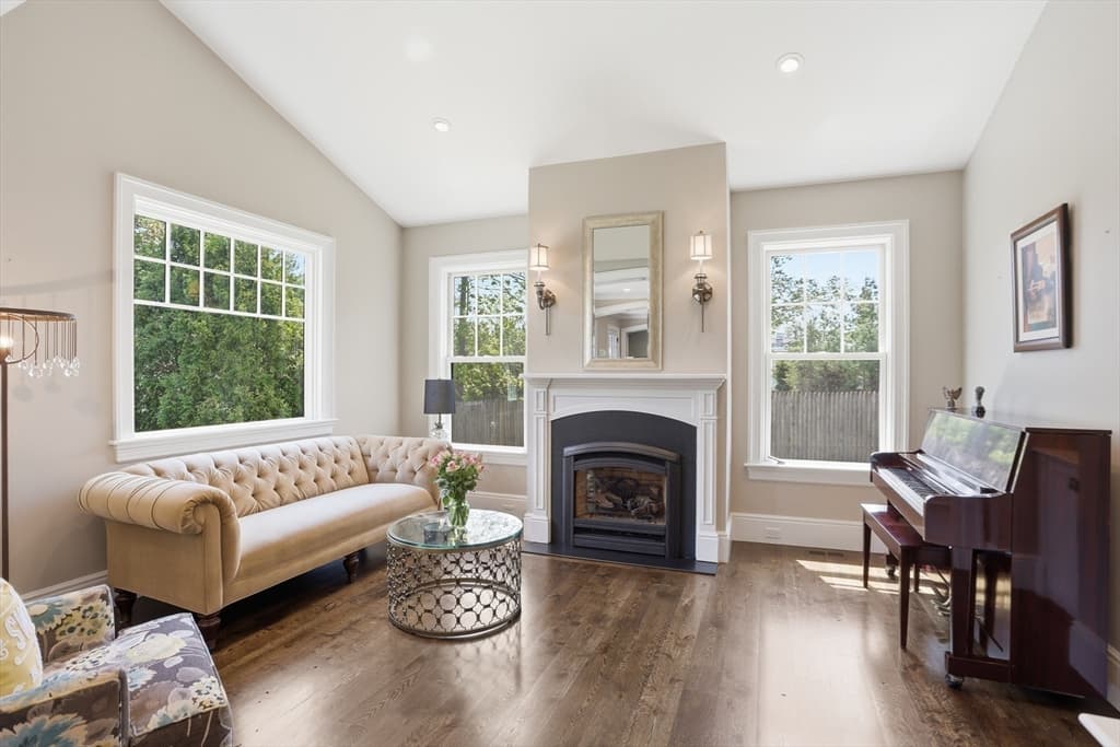 21 Fletcher Road, Bedford MA 01730 photo 4
