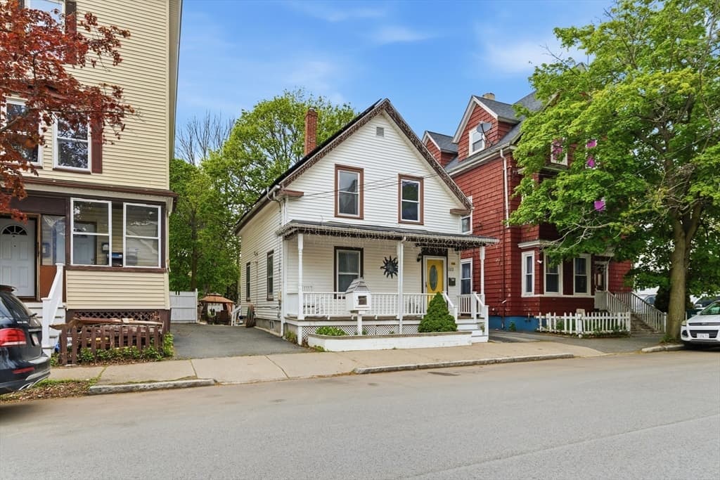 111 Adams St, Lynn MA 01902 photo 2
