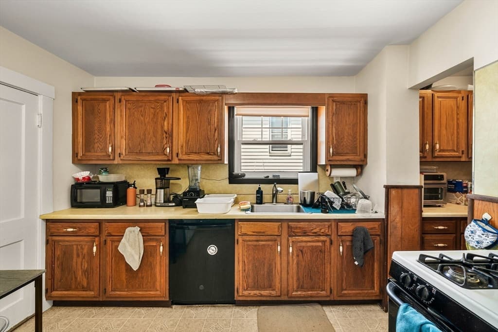 2 Family - 2 Units Up/Down at 83-85 Cresthill Road, Boston MA 02135, photo 26 of 42