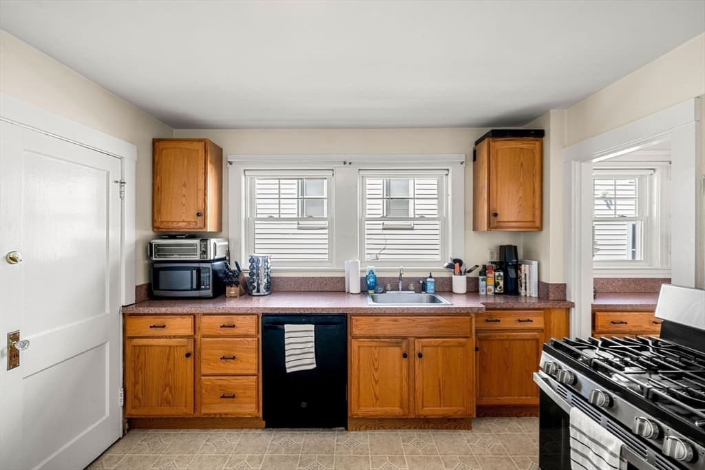 2 Family - 2 Units Up/Down at 83-85 Cresthill Road, Boston MA 02135, photo 10 of 42