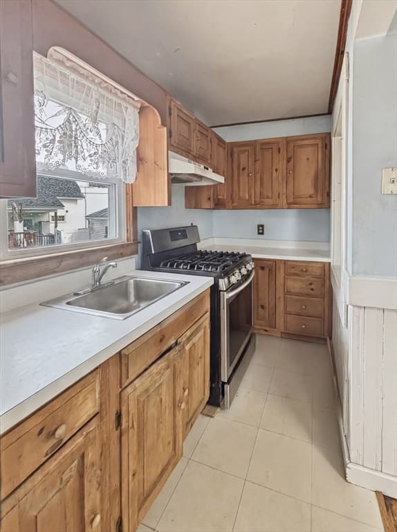808 Grove St, Manchester NH 03103 photo 3