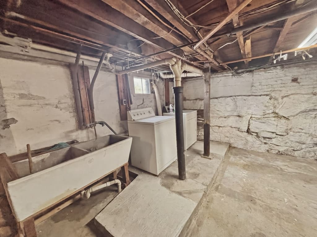 808 Grove St, Manchester NH 03103 photo 15