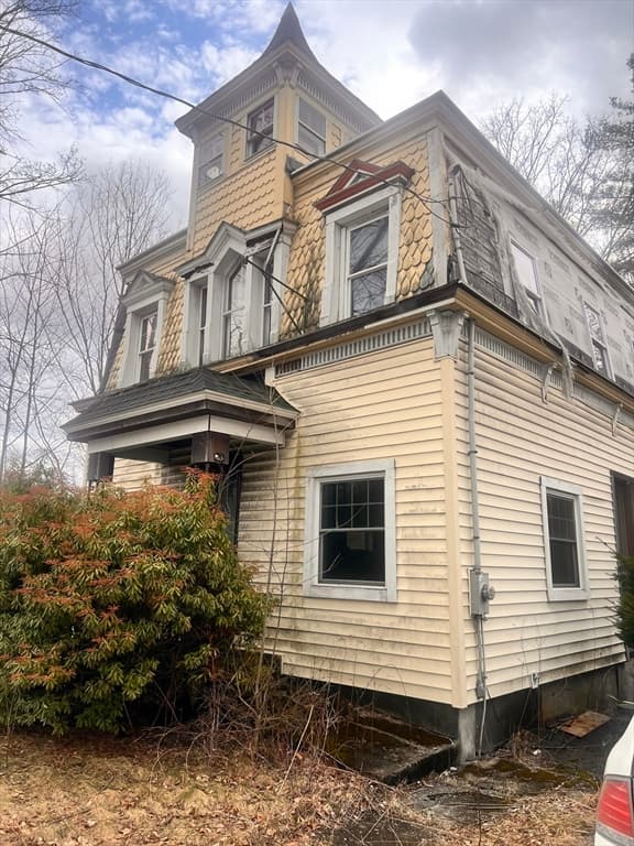 1334 N Main St, Lancaster MA 01523