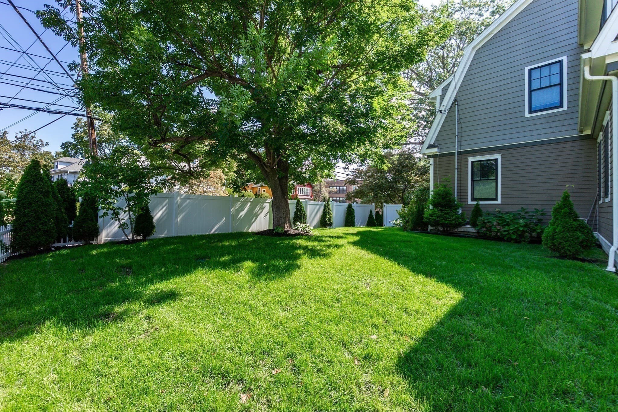 Single Family Residence at 57 Walnut St, Newton MA 02460, photo 9 of 39