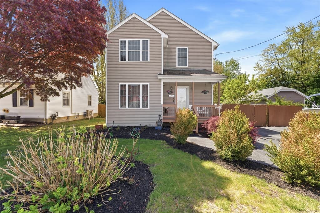 61 Metropolitan Ave, Cranston RI 02920