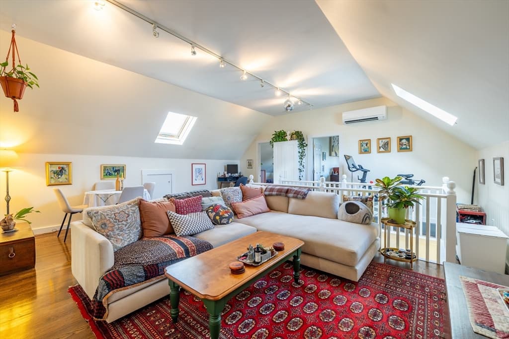 137 North St # 3, Salem MA 01970