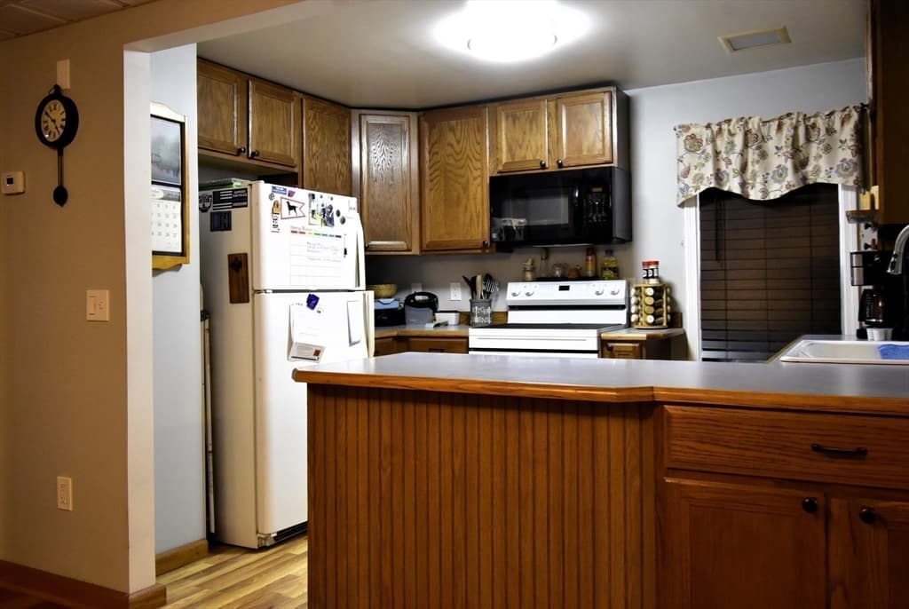 Single Family Residence at 3 Elm Street, Oxford MA 01540, photo 12 of 33