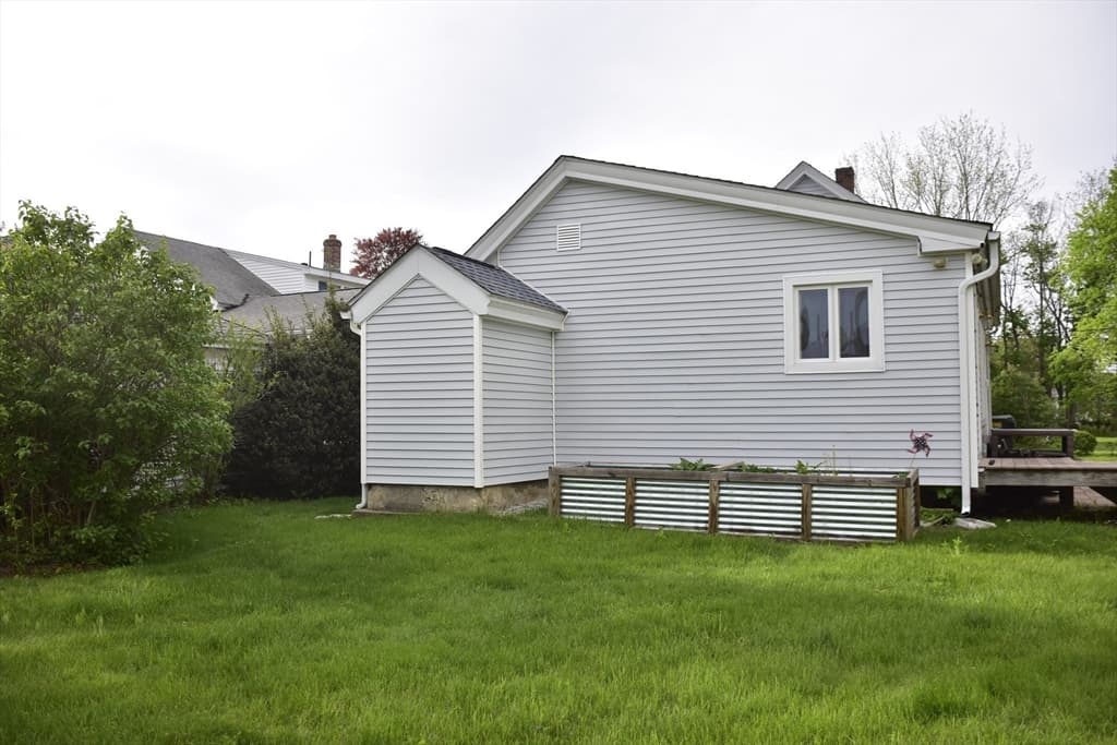 Single Family Residence at 3 Elm Street, Oxford MA 01540, photo 4 of 33