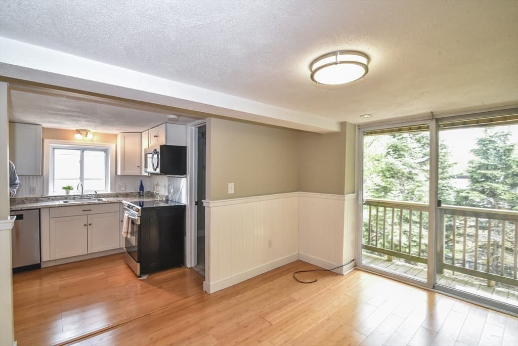 Condominium at 5 Boardman # 5, Newburyport MA 01950, Newburyport, photo 13 of 28