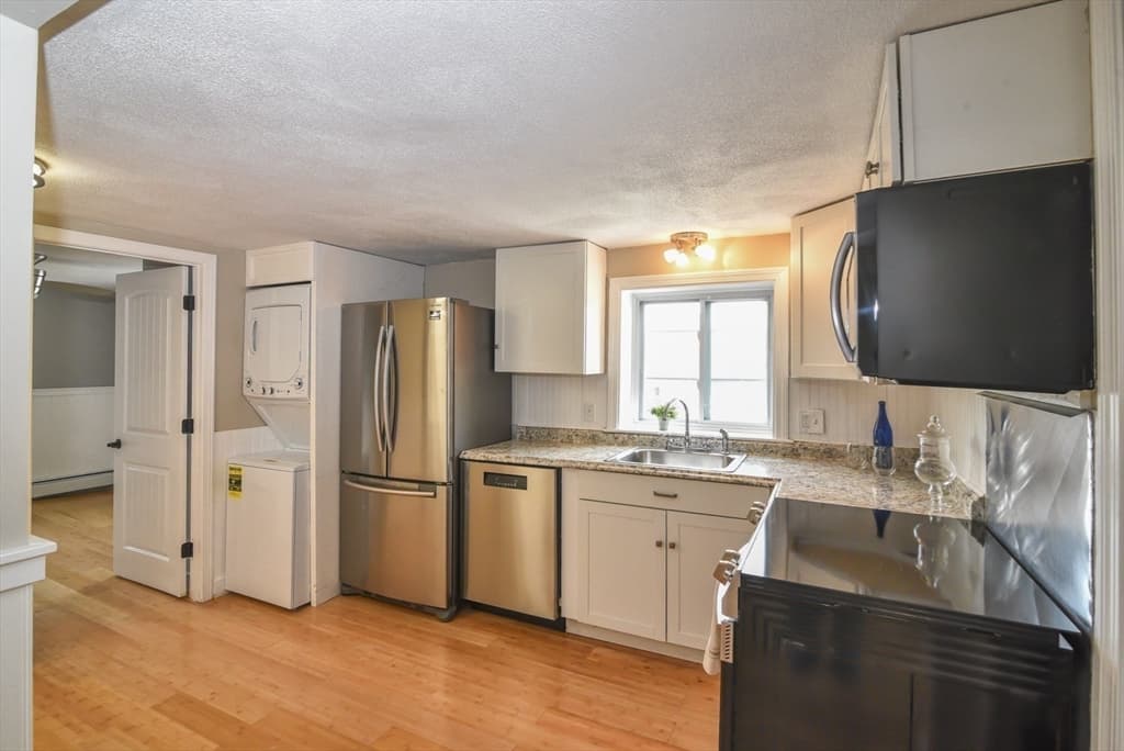 Condominium at 5 Boardman # 5, Newburyport MA 01950, Newburyport, photo 7 of 28