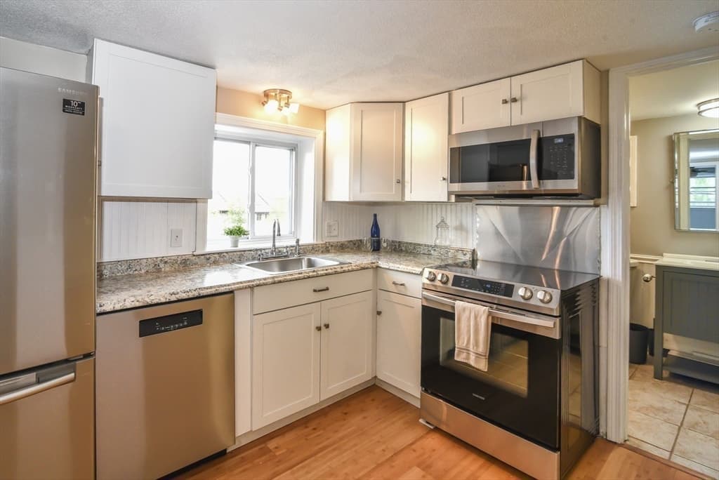 Condominium at 5 Boardman # 5, Newburyport MA 01950, Newburyport, photo 5 of 28