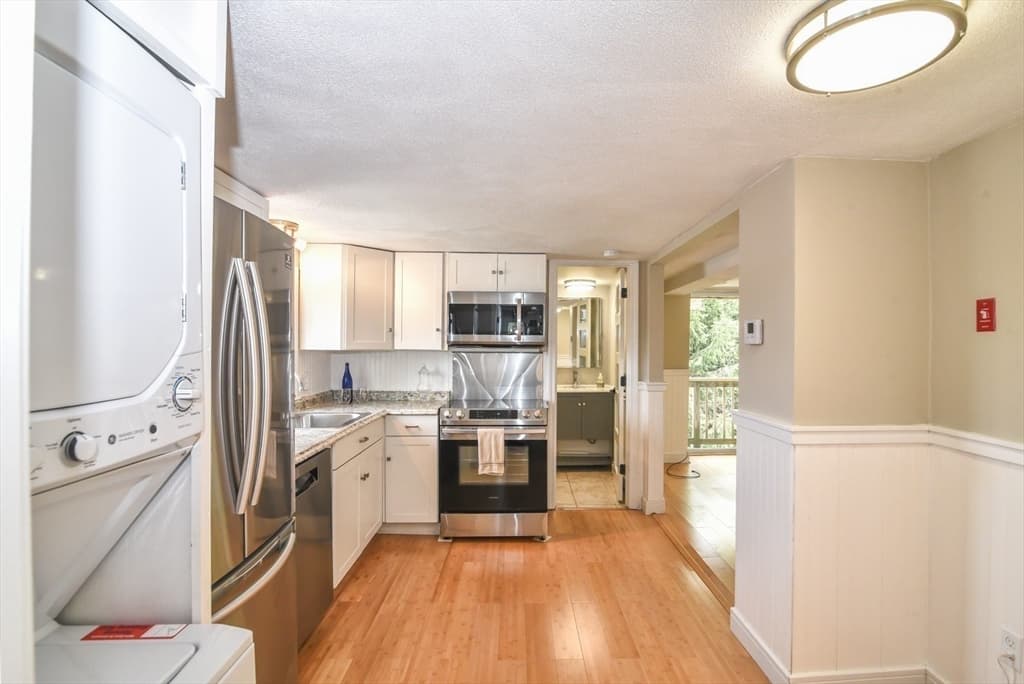 Condominium at 5 Boardman # 5, Newburyport MA 01950, Newburyport, photo 9 of 28