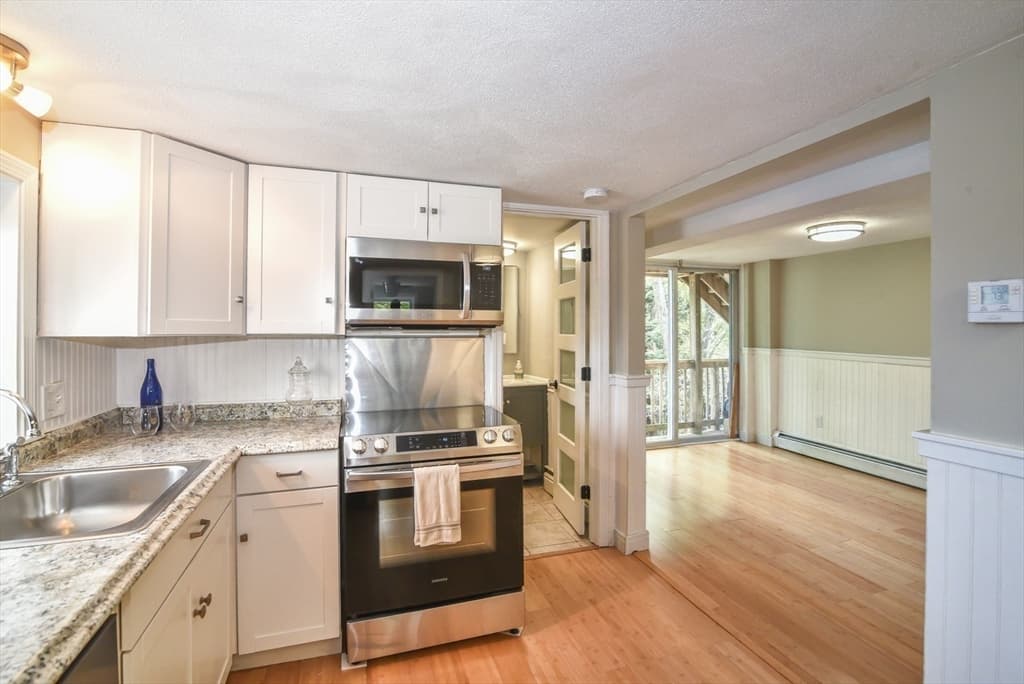 Condominium at 5 Boardman # 5, Newburyport MA 01950, Newburyport, photo 10 of 28