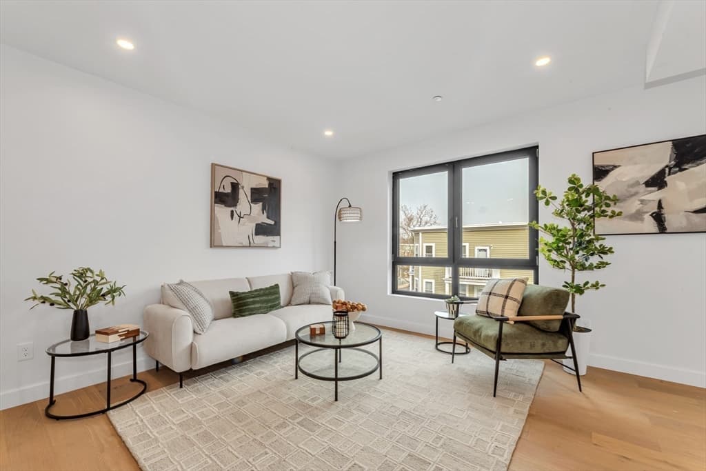 3992 Washington St # 303, Boston MA 02131 photo 2