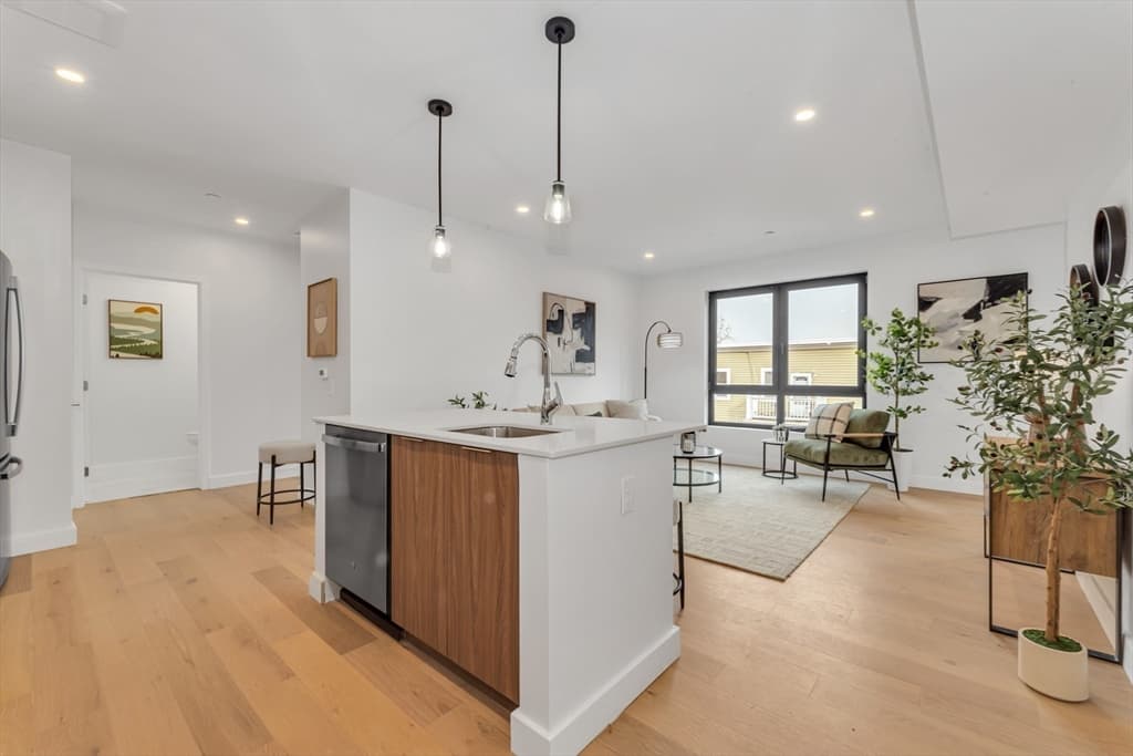 3992 Washington St # 303, Boston MA 02131 photo 9