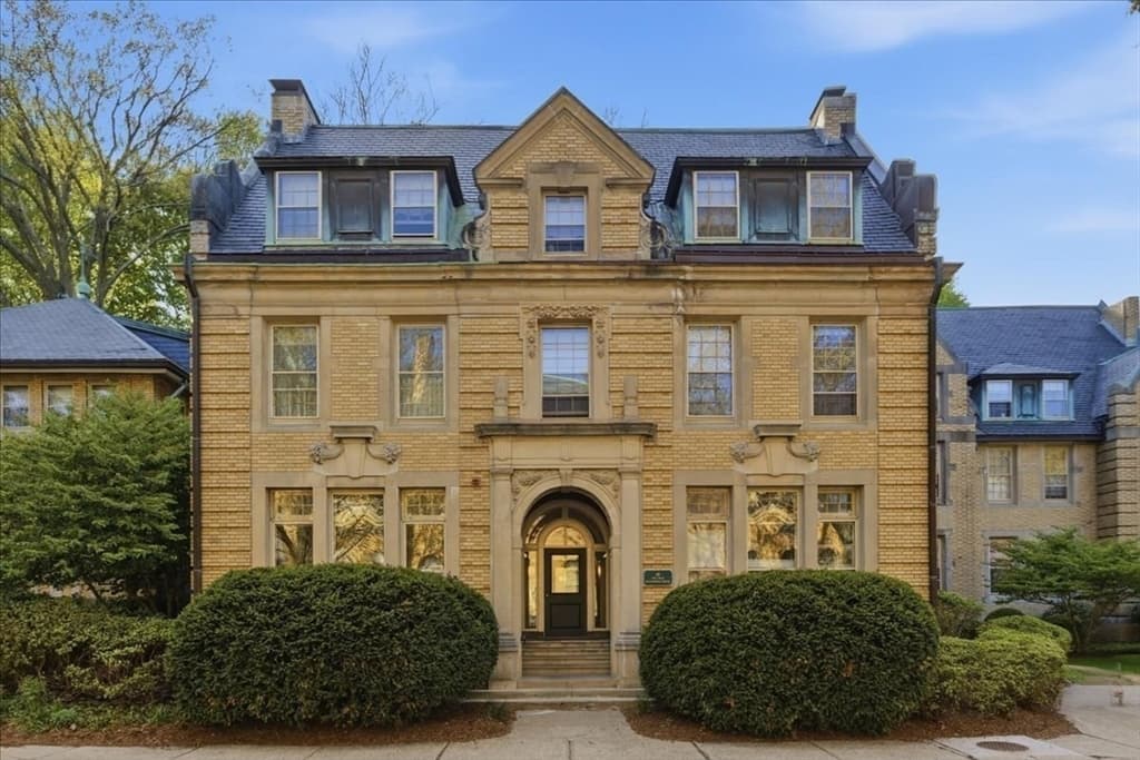 65 Glen Rd # H1, Brookline MA 02445 photo 2