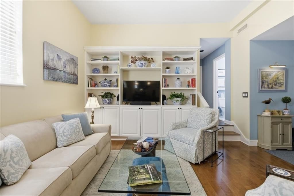 65 Glen Rd # H1, Brookline MA 02445