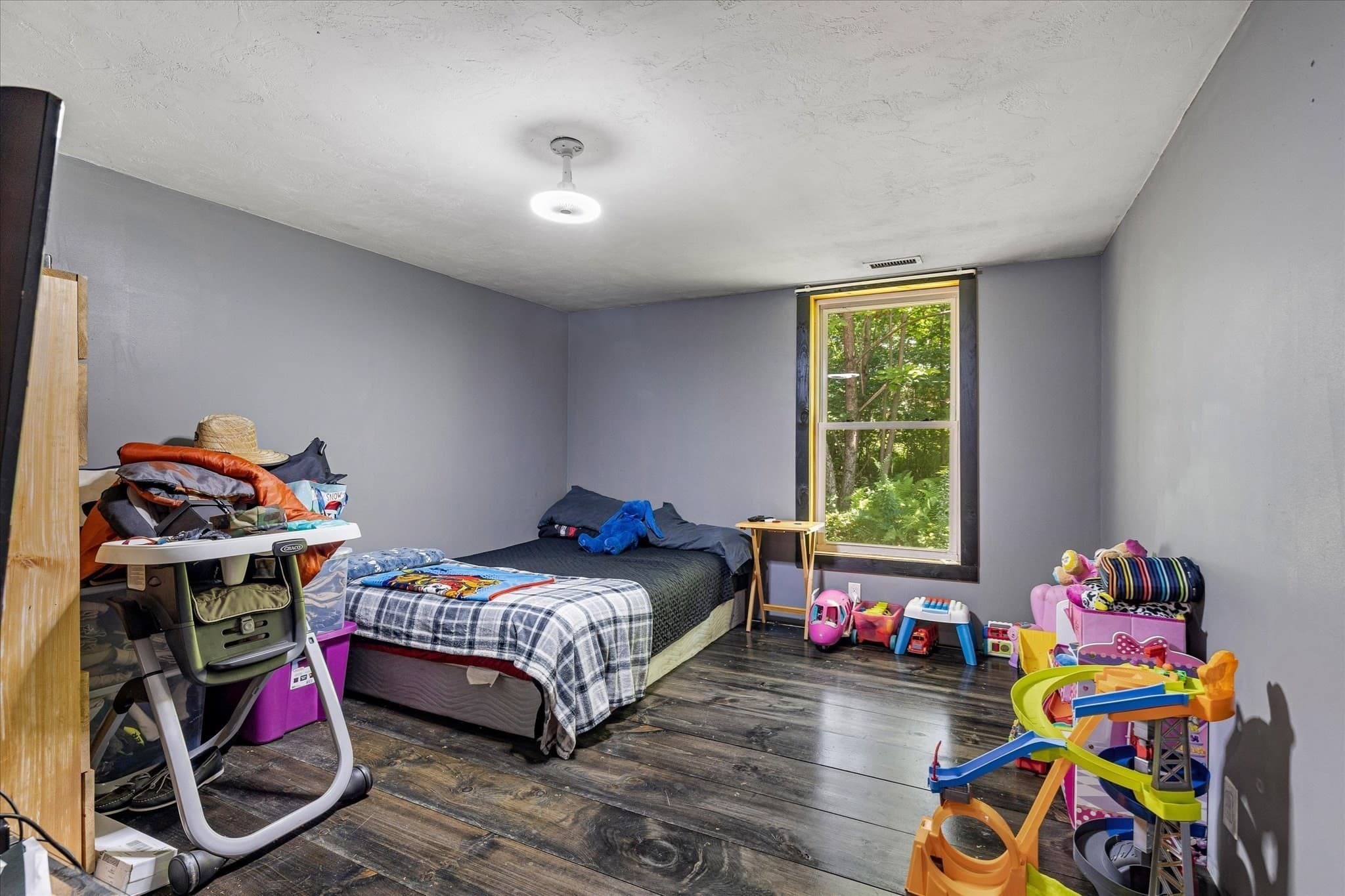 Single Family Residence at 8 Oakwood Rd, Brimfield MA 01010, Brimfield, photo 12 of 35