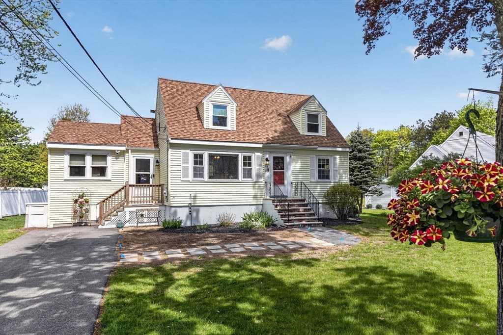 34 Andover St, Wilmington MA 01887