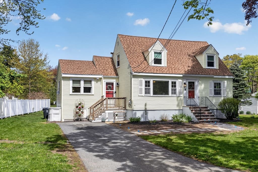 Single Family Residence at 34 Andover St, Wilmington MA 01887, photo 10 of 40