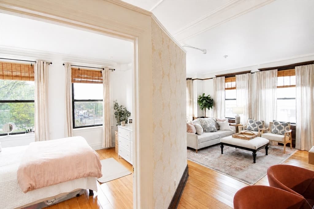 Condominium at 464 Commonwealth Avenue # 33, Boston MA 02215, photo 6 of 18