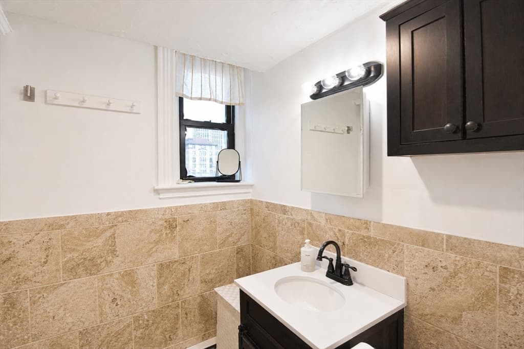 Condominium at 464 Commonwealth Avenue # 33, Boston MA 02215, photo 11 of 18
