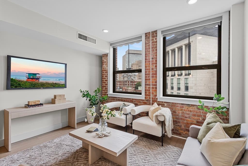 Condominium at 121 Portland St # 601, Boston MA 02114, photo 5 of 24