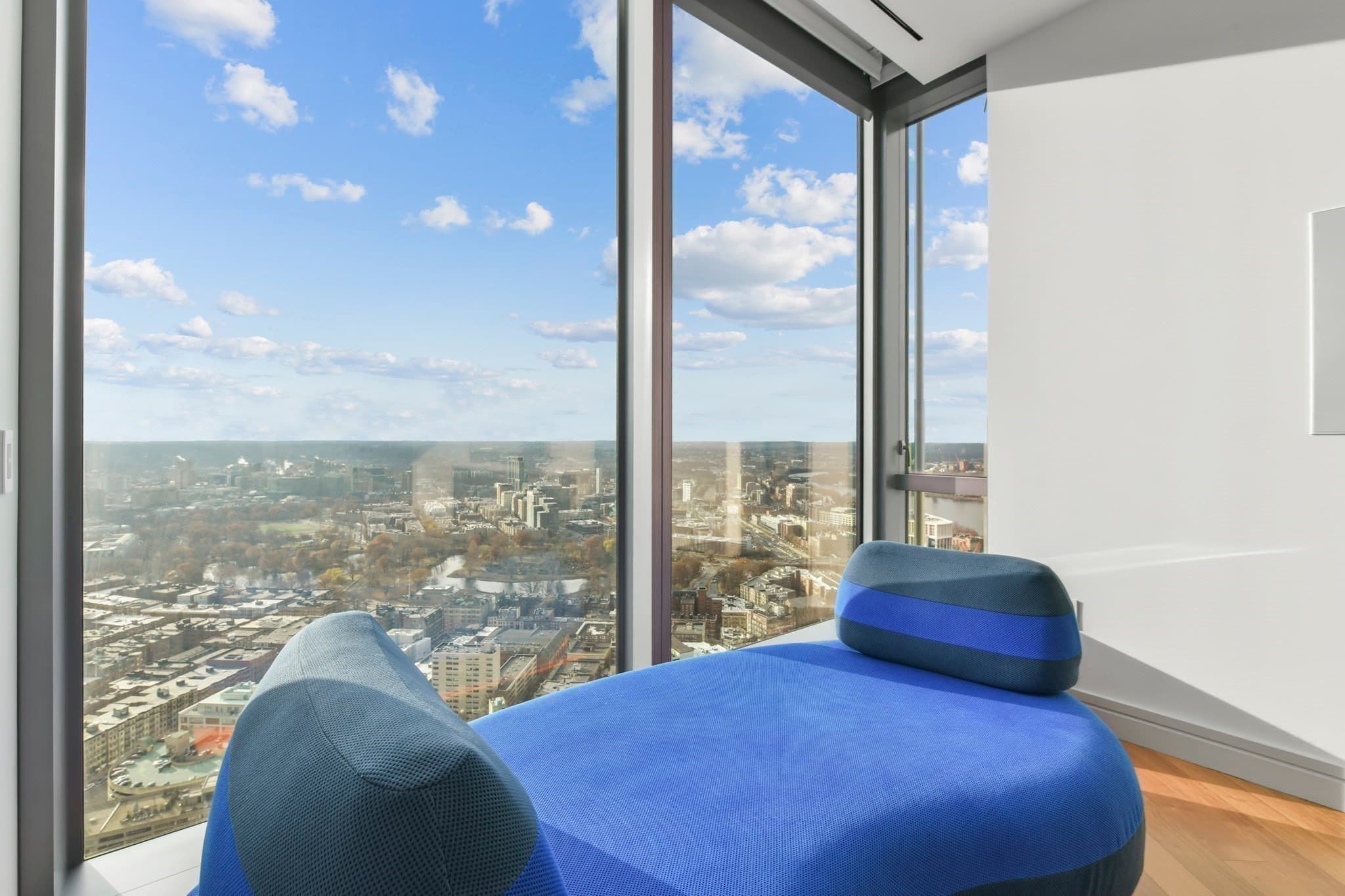 Condominium at 1 Dalton St # 4604, Boston MA 02199, Boston, photo 6 of 17