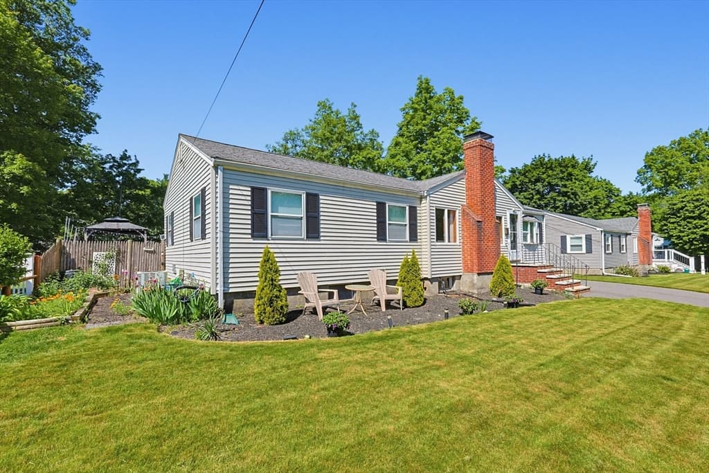Single Family Residence at 118 Spruce Road, Norwood MA 02062, photo 2 of 42