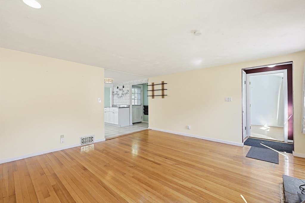 Single Family Residence at 118 Spruce Road, Norwood MA 02062, photo 4 of 42