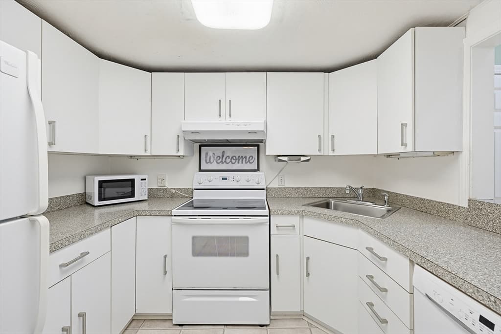 Single Family Residence at 118 Spruce Road, Norwood MA 02062, photo 8 of 42