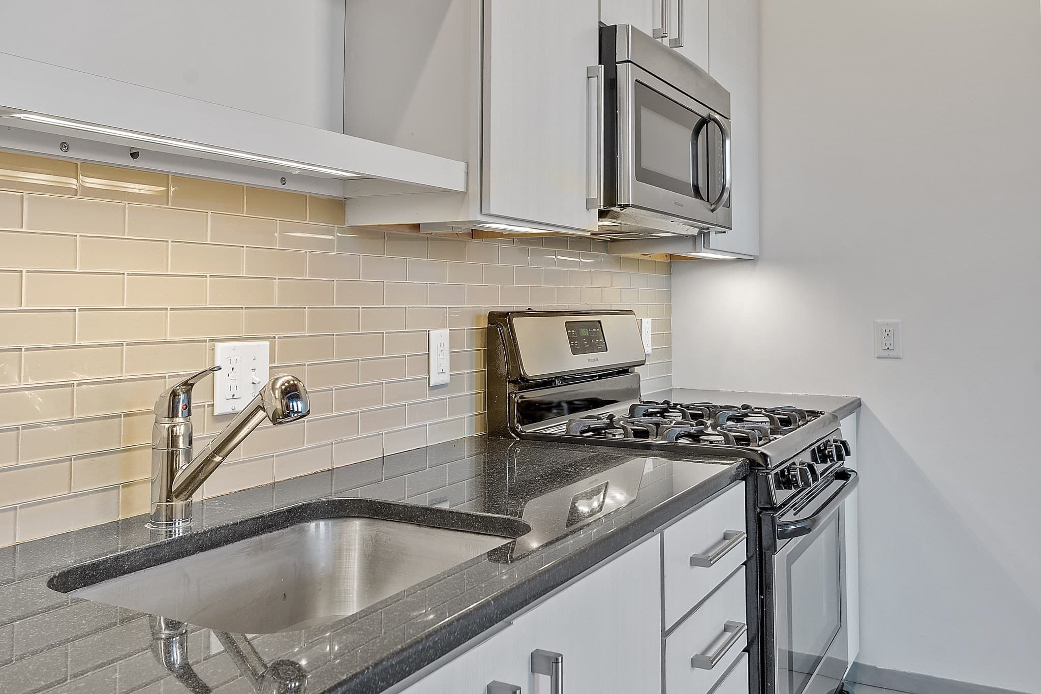 Condominium at 160 Water St # 109, Williamstown MA 01267, photo 12 of 42