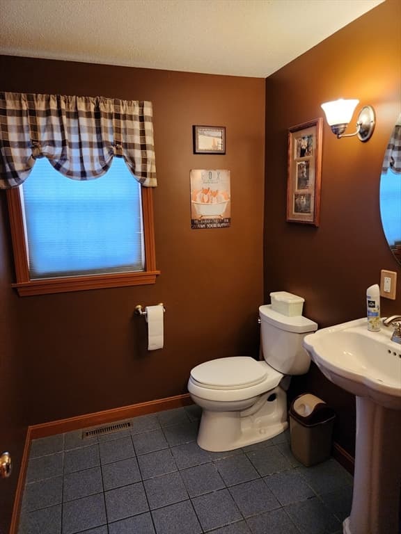 Single Family Residence at 33 Guerin St, Chicopee MA 01020, Chicopee, photo 17 of 26