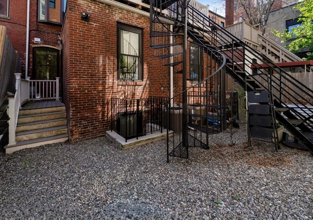 209 Green St, Cambridge MA 02139 photo 11