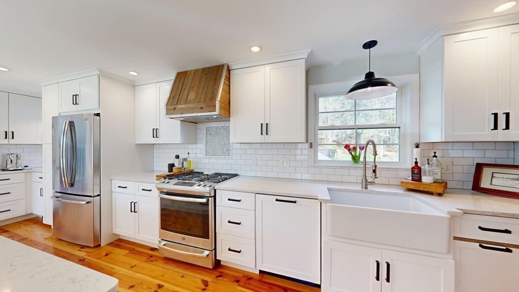 Single Family Residence at 375 Linebrook Rd, Ipswich MA 01938, Ipswich, photo 8 of 42