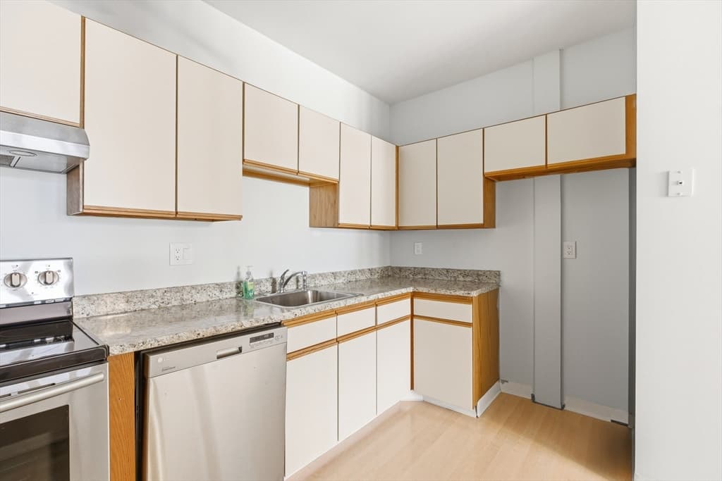 Condominium at 45 Main St # 27, Wareham MA 02571, photo 5 of 29
