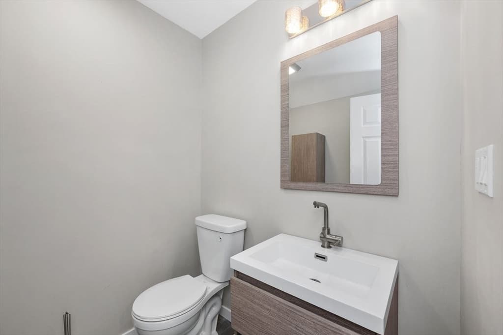 Condominium at 1175 Chestnut Street # 12, Newton MA 02464, photo 12 of 40