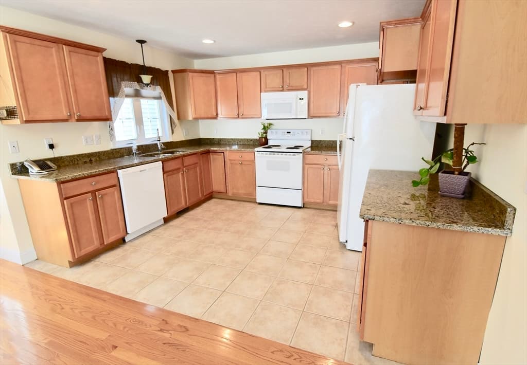 3 Enaya Cir # 3, Worcester MA 01606 photo 8